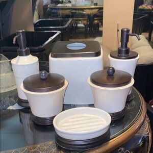 Chic Black and White Bathroom Accessory Set